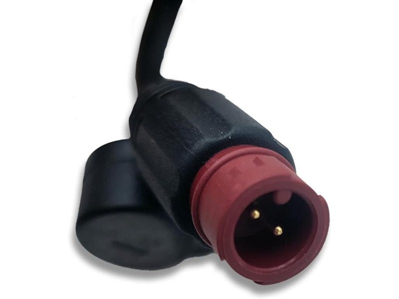 Détail du connecteur à deux broches du câble d’alimentation GARMIN