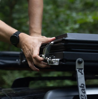 Tente de toit LT-50 Lightweight Alu-Cab  Aluminium sur Xperts4x4 Accessoires 4x4 Off-Road