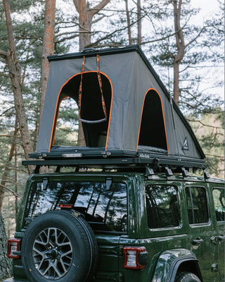 Tente de toit LT-50 Lightweight Alu-Cab  Aluminium sur Xperts4x4 Accessoires 4x4 Off-Road