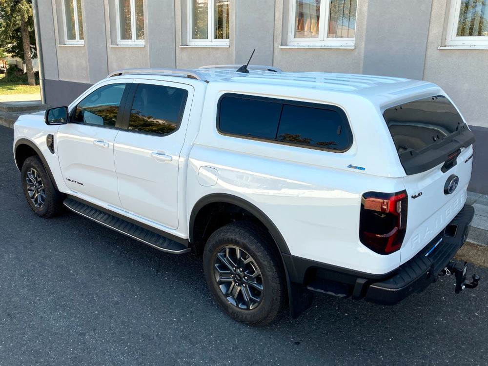 Hardtop Aeroklas avec fenêtres coulissantes pour Ford Ranger Raptor 2023+ Next Gen, en alliage robuste, vue de côté.