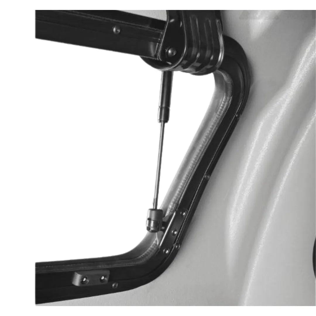 Hardtop Aeroklas pour VW Amarok 2010-2022 avec fenêtres coulissantes, en aluminium robuste et finition élégante.