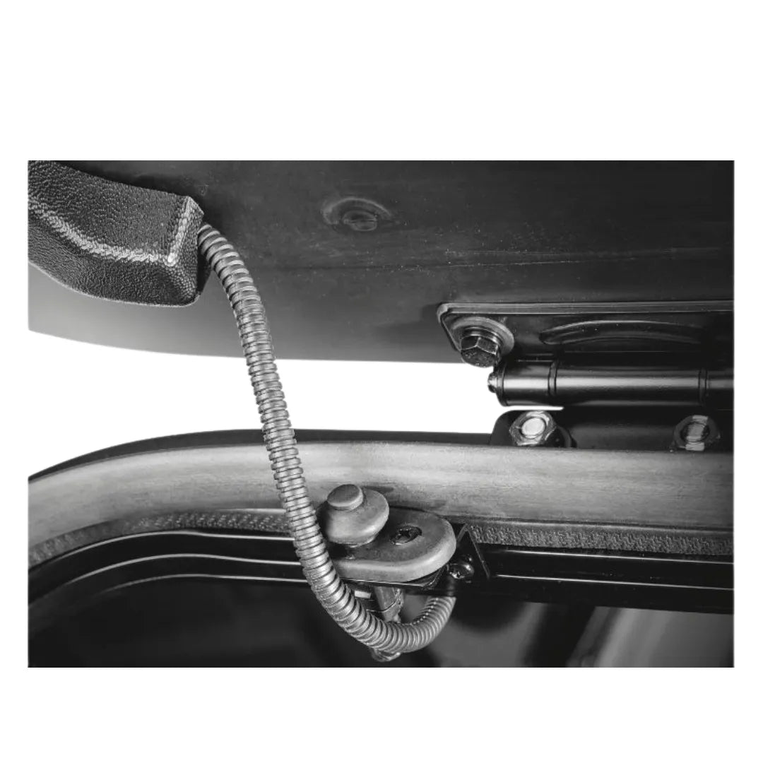 Hardtop Aeroklas VW Amarok 2010-2022 avec fenêtres coulissantes, adapté au véhicule utilitaire avec toit en dur.