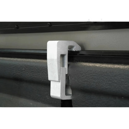 Hardtop Aeroklas pour VW Amarok 2010-2022 avec fenêtres coulissantes, finition robuste et design pratique pour le pickup.