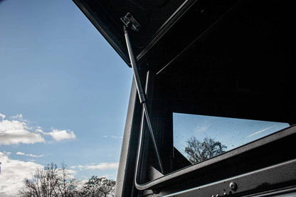 Hardtop Alu-Cab Contour Isuzu D-Max 2020-2023 Double Cab sur Xperts4x4 Accessoires 4x4 Off-Road