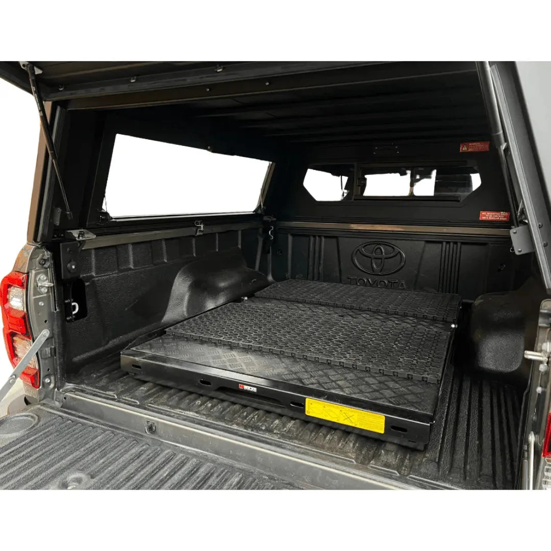 Hardtop Alu-Cab Contour Isuzu D-Max 2020-2023 Double Cab sur Xperts4x4 Accessoires 4x4 Off-Road