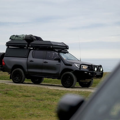 Hardtop Alu-Cab Contour Toyota Hilux 2016 à Présent sur Xperts4x4 Accessoires 4x4 Off-Road
