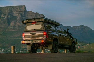 Hardtop Alu-Cab Contour Toyota Hilux 2016 à Présent - Alu-Cab - Xperts 4x4