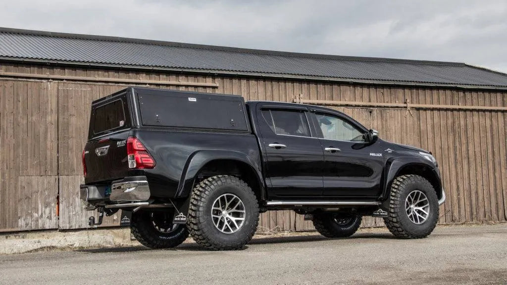Hardtop Alu-Cab Explorer 3 Toyota Hilux 2016 à Présent sur Xperts4x4 Accessoires 4x4 Off-Road