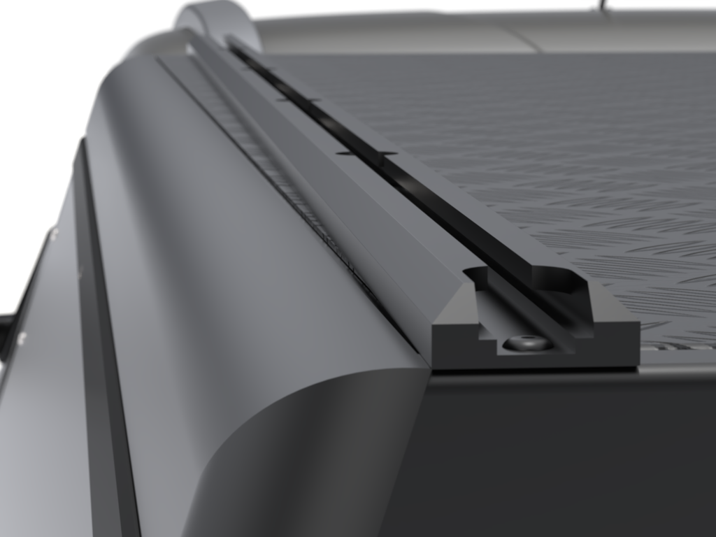 Hardtop Alu-Cab "Guard" pour Isuzu D-Max 2020+ Double-Cab, en aluminium, vue de côté sur le véhicule.