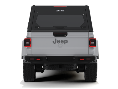 Hardtop en aluminium noir pour Jeep Gladiator JT 2019+ de la marque Alu-Cab Contour, robuste et léger pour véhicule tout-terrain.