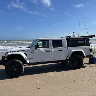 Hardtop Jeep Gladiator JT 2019+ | Alu-Cab Contour | Aluminium Noir Alu-Cab Xperts4x4