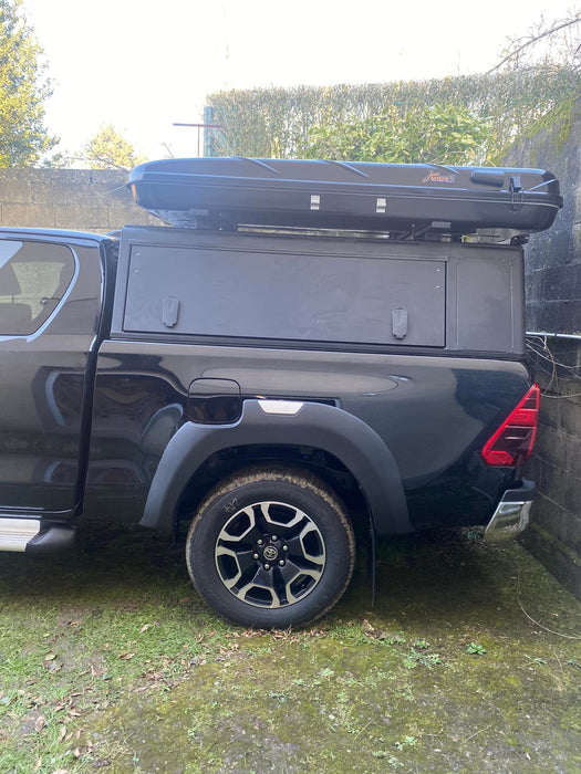 Hardtop Alu-Cab Explorer 3 Toyota Hilux 2005 à 2015 - Noir Alu-Cab