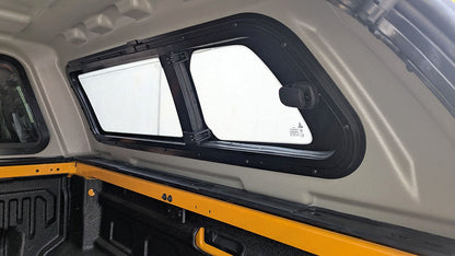 Hardtop STYLISH vitré Toyota Hilux 2026+ Double Cab | AEROKLAS Xperts 4x4