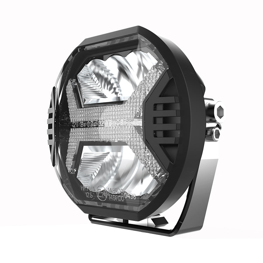 Phare LED Lumidrive XDRIVE 4.0, éclairage puissant de 24W pour sécurité et visibilité optimale.
