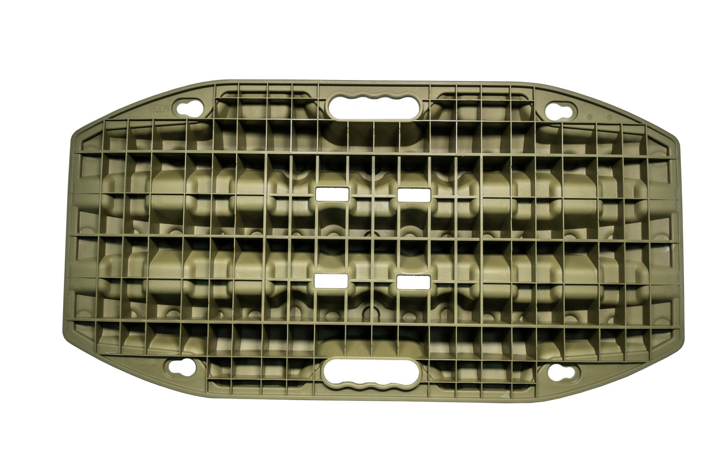 Plaques à sable Maxtrax Mini, kit léger et efficace pour 4x4 OffRoad, montrant les plaques en action sur terrain sablonneux.