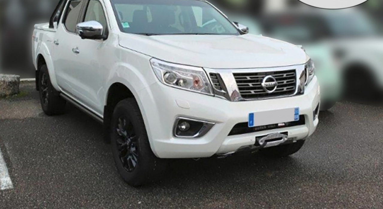 Platine de Treuil Nissan Navara NP300 et Class X sur Pare-choc d'Origine N4-KMT022 N4 OFFROAD