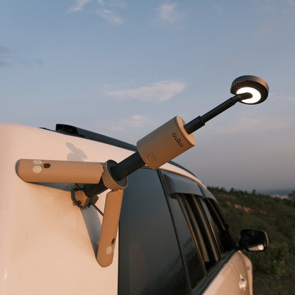 Lampe télescopique LED extérieure OuTask gris clair, rechargeable, éclairage à 720°, parfait pour l’extérieur.