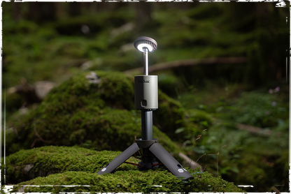 Lampe télescopique LED extérieure OuTask vert armée avec rotation à 720°, éclairage puissant et portable pour extérieur.