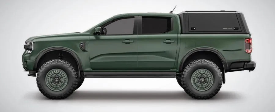 Capot rigide RSI SMARTCAP pour Ford Raptor 2023+ Next Gen, modèle EVOa Adventure, en couleur noir.