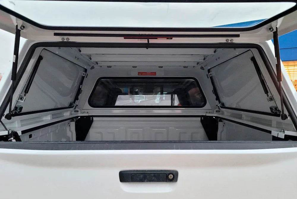 Hardtop Toyota Hilux Extra Cab REVO 2016 a Present | RSI EVOc Commercial sur Xperts4x4 Accessoires 4x4 Off-Road