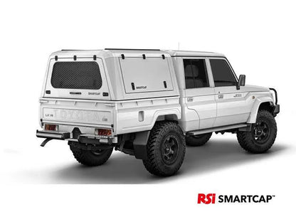 Hardtop RSI SMARTCAP pour Toyota Land Cruiser 78/79 Double Cab, finition robuste, installé sur le véhicule.