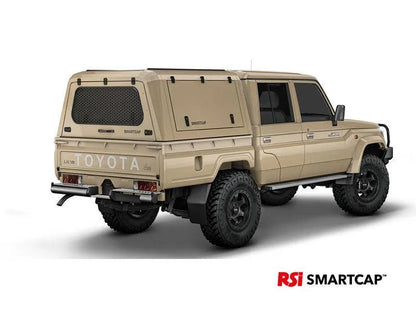 Hardtop RSI SMARTCAP pour Toyota Land Cruiser 78/79 Double Cab, finition robuste en métal, installation sur le véhicule.