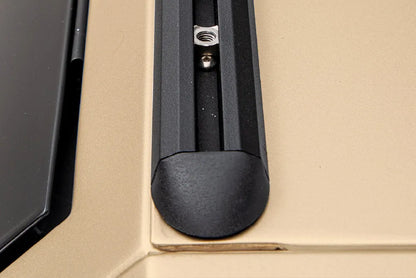 Hardtop RSI SMARTCAP pour Toyota Land Cruiser 78/79 Double Cab, finition robuste, monté sur le véhicule.