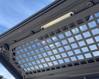 Grille de Sécurité Fenêtre Arrière ALU-CAB Contour – Protection Maximale sur Xperts4x4 Accessoires 4x4 Off-Road