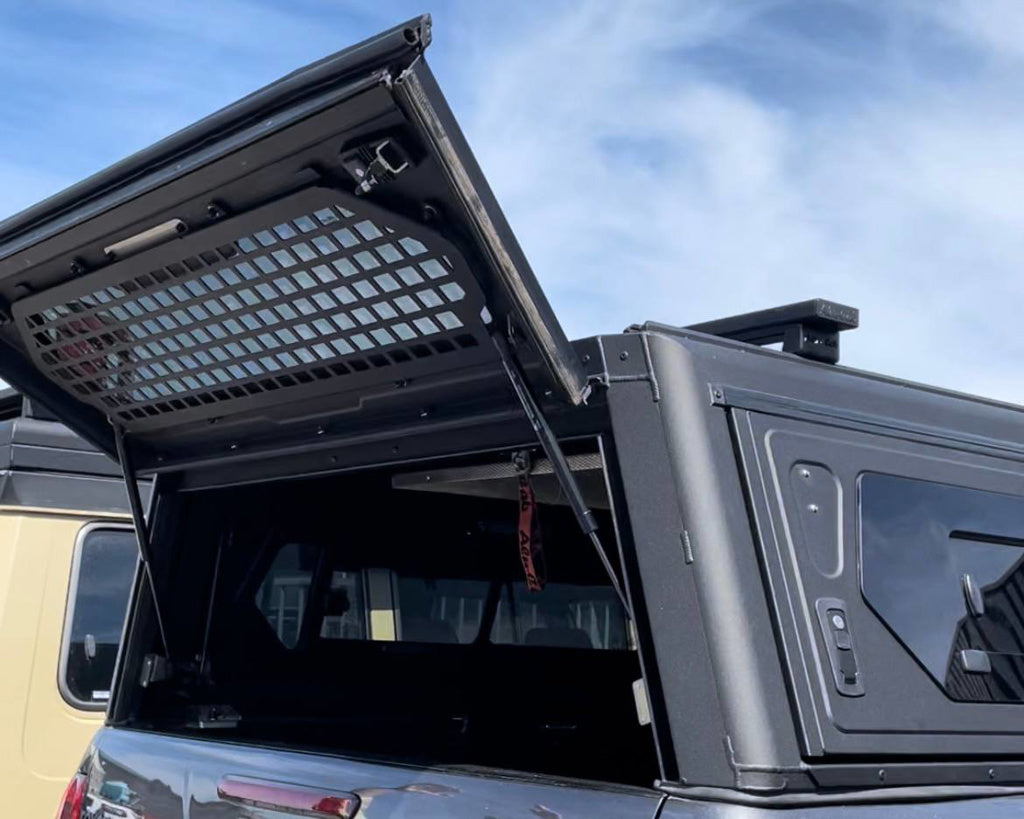 Grille de Sécurité Fenêtre Arrière ALU-CAB Contour – Protection Maximale sur Xperts4x4 Accessoires 4x4 Off-Road