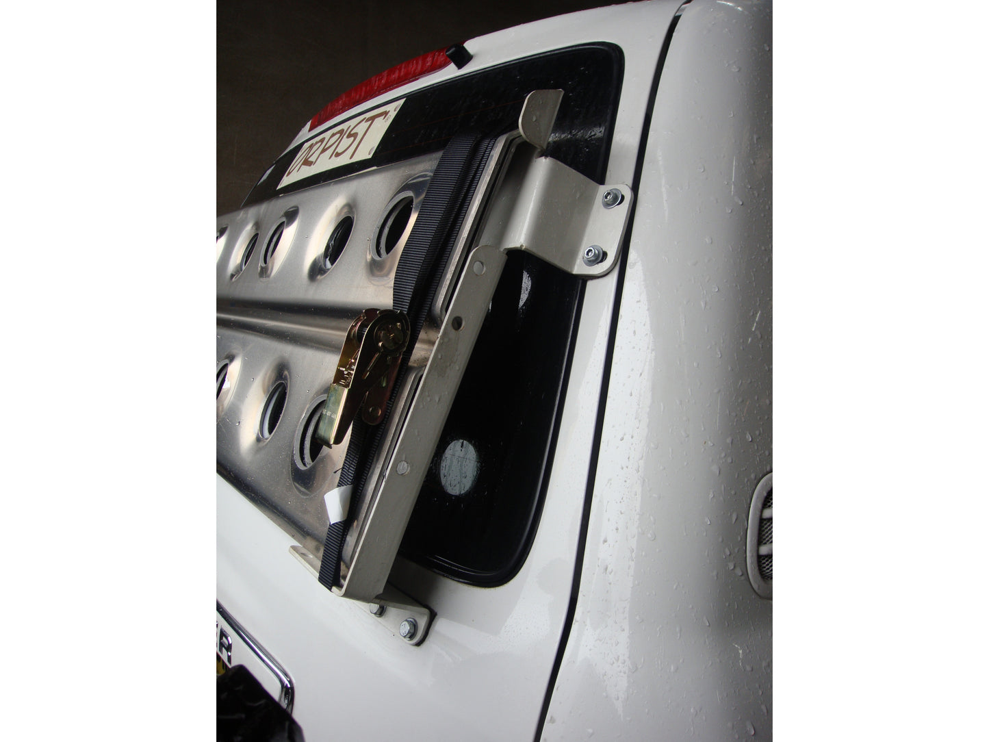 Support de plaques à sable sur le hayon pour Toyota HDJ100 N4-Offroad sur Xperts4x4 Accessoires 4x4 Off-Road