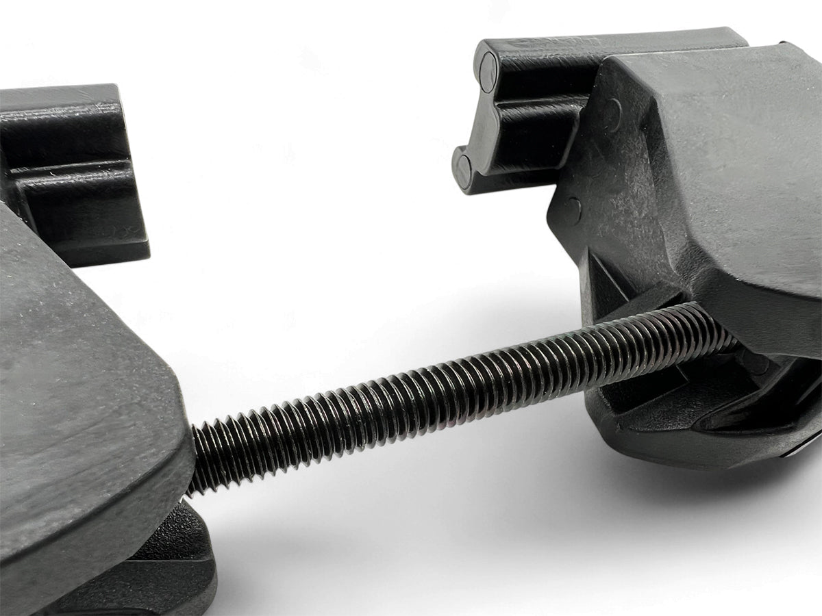 Pattes de fixation 30-85mm en Plastique - Serrage par Pincement | James Baroud sur Xperts4x4 Accessoires 4x4 Off-Road