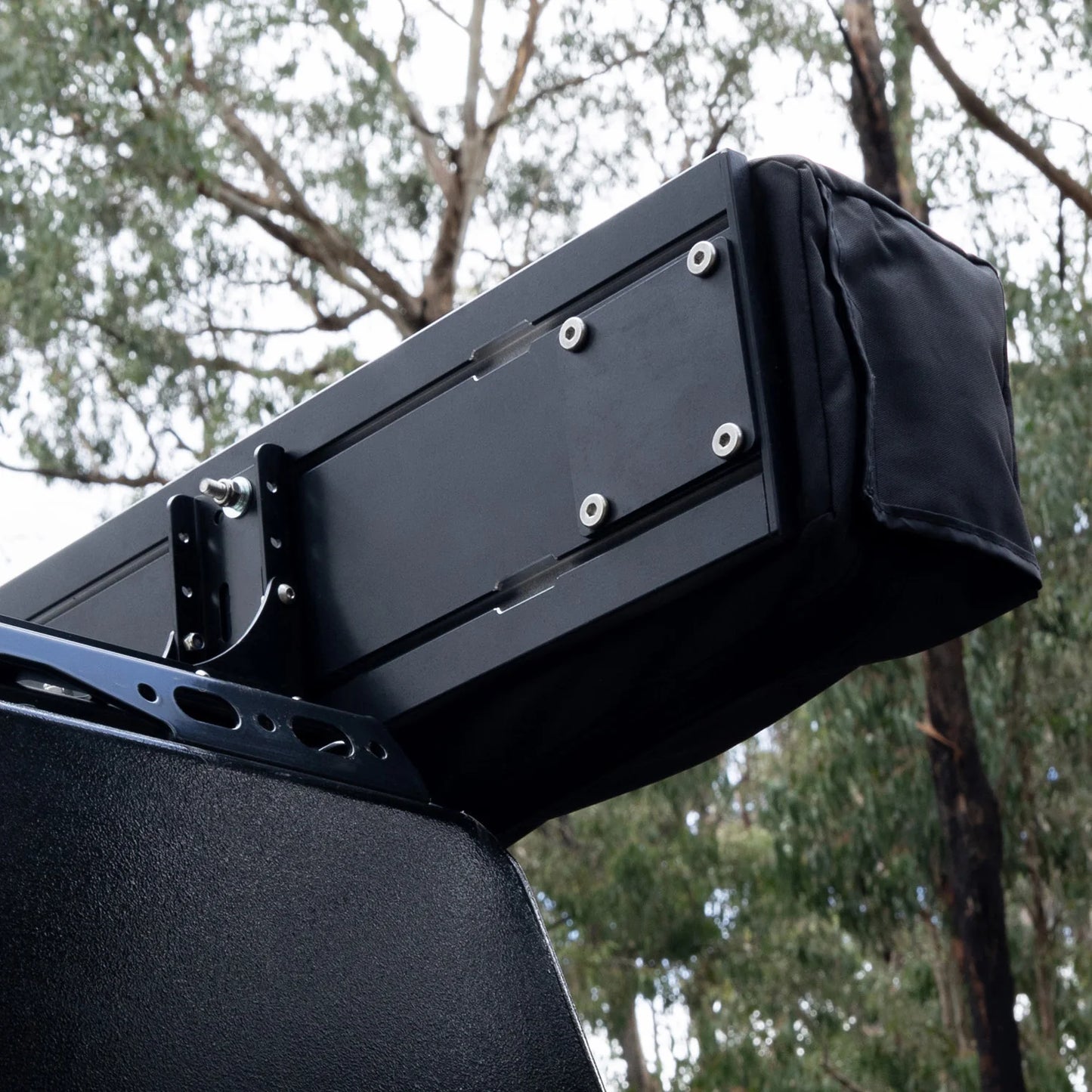 Auvent 270° XL Autoportant LED Côté Droit Eclipse - DARCHE sur Xperts4x4 Accessoires 4x4 Off-Road