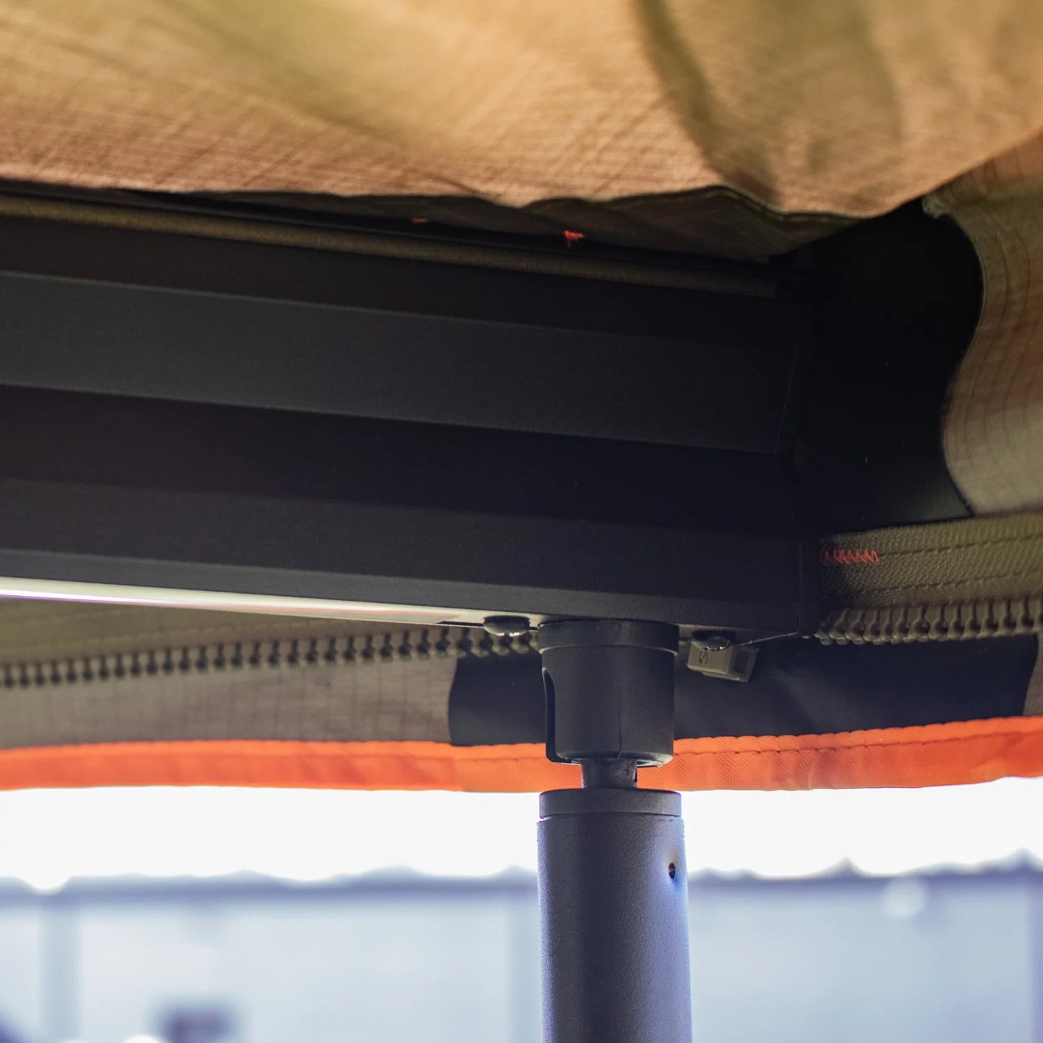 Auvent 270° XL Autoportant LED Côté Droit Eclipse - DARCHE sur Xperts4x4 Accessoires 4x4 Off-Road