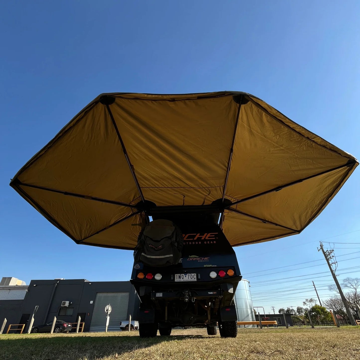 Auvent 360° Autoportant avec Accès Tente de Toit - DARCHE sur Xperts4x4 Accessoires 4x4 Off-Road