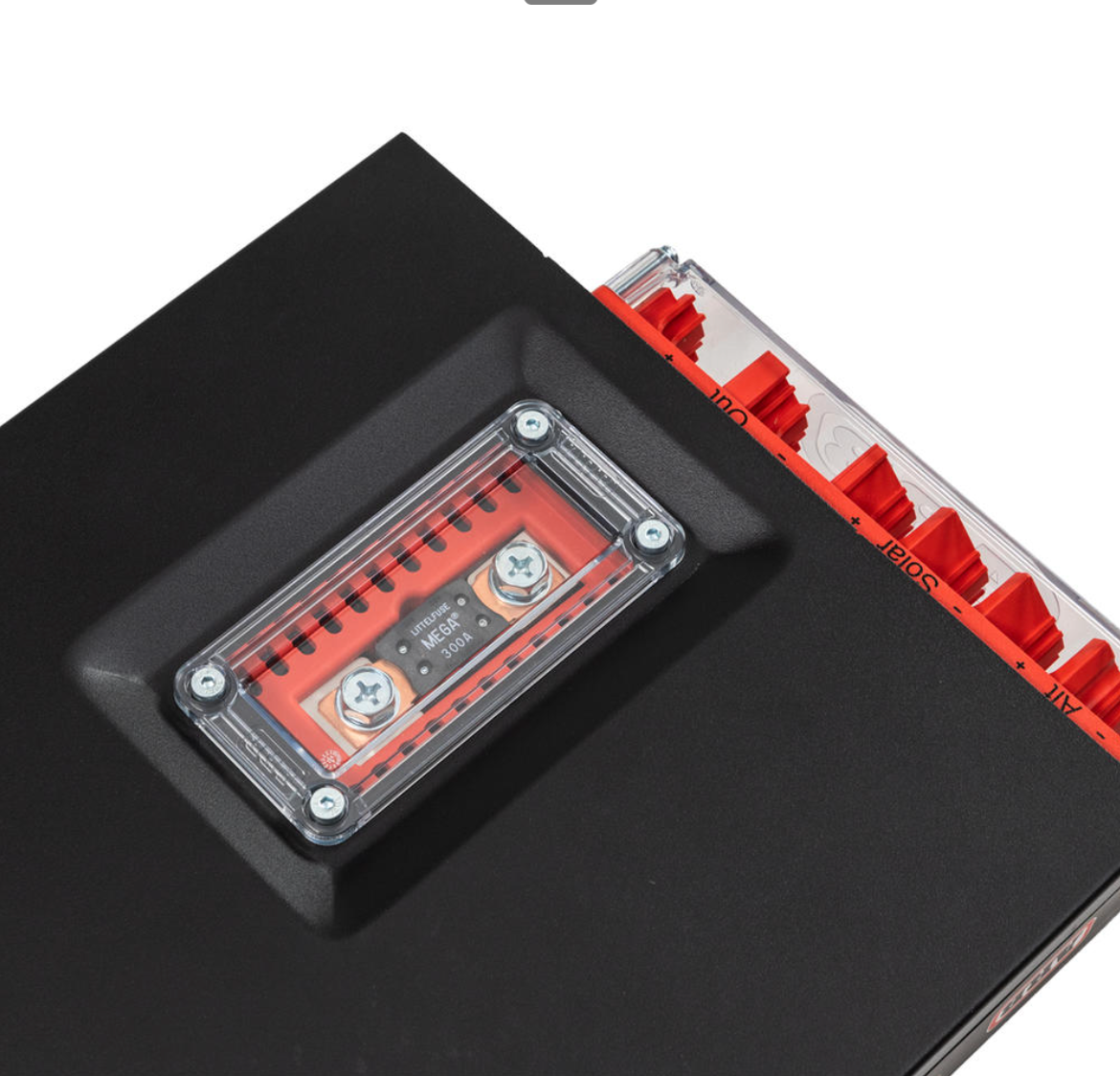 Batterie ARB Slimline 100Ah LiFePO4 avec chargeur DC-DC 40A sur Xperts4x4 Accessoires 4x4 Off-Road