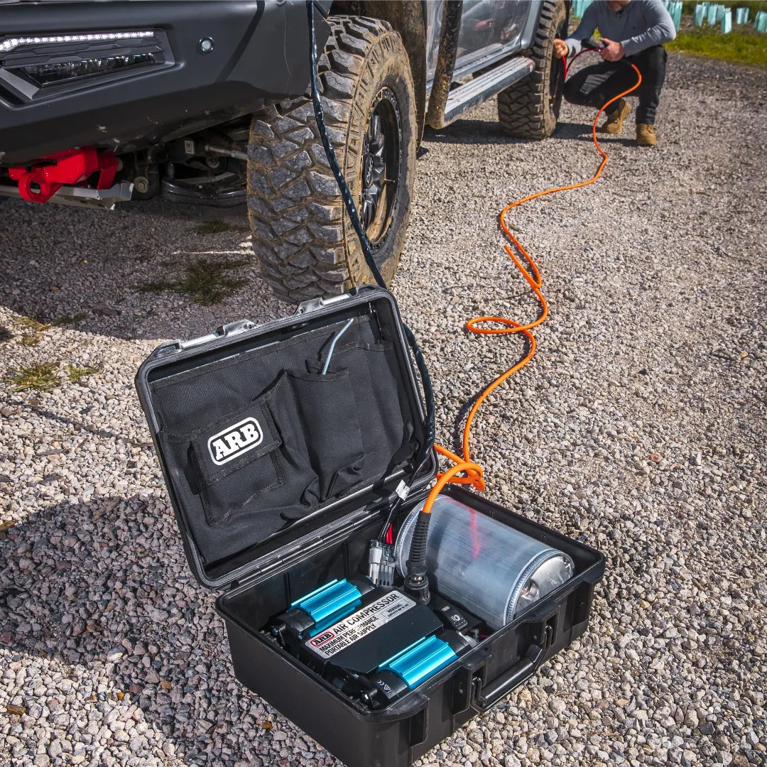 Compresseur double ARB 12/24V malette 174L/min avec reserve sur Xperts4x4 Accessoires 4x4 Off-Road