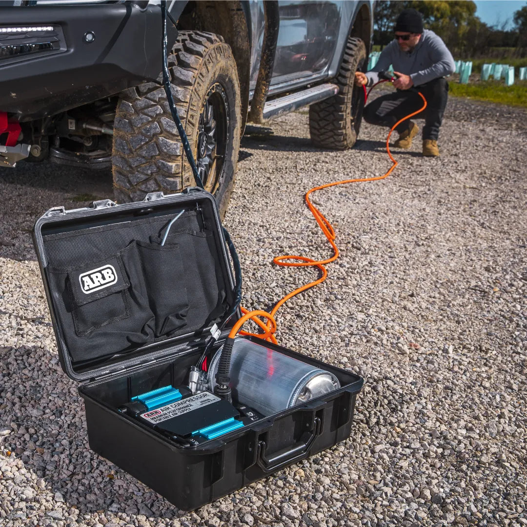 Compresseur double ARB 12/24V malette 174L/min avec reserve sur Xperts4x4 Accessoires 4x4 Off-Road