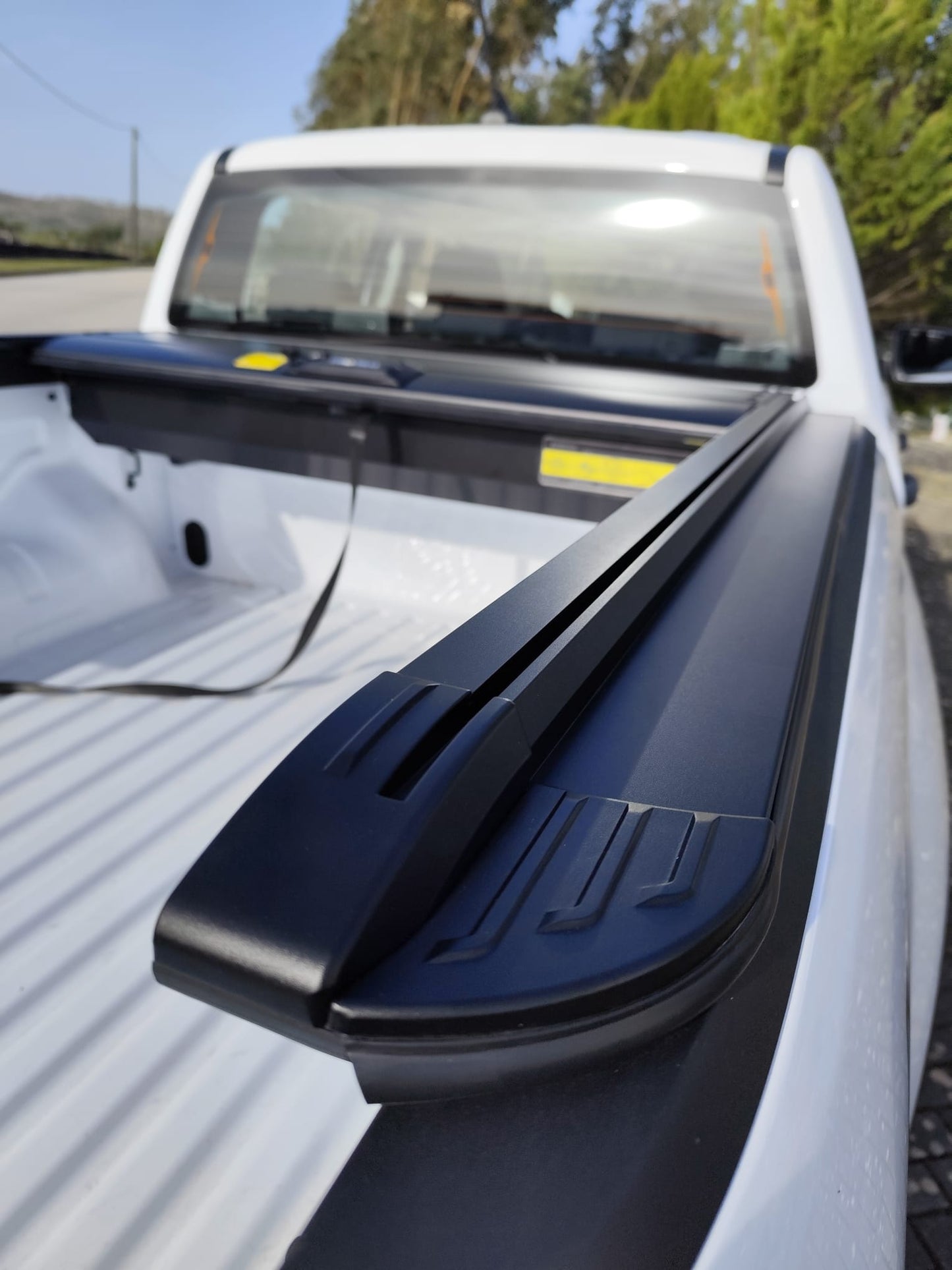 Rideau de Benne Top-Roll Manuel LINE4X4 Double Cab sur Xperts4x4 Accessoires 4x4 Off-Road