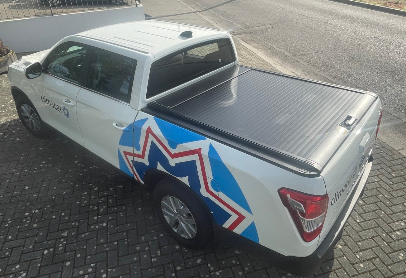 Rideau de Benne Top-Roll Manuel LINE4X4 Double Cab sur Xperts4x4 Accessoires 4x4 Off-Road