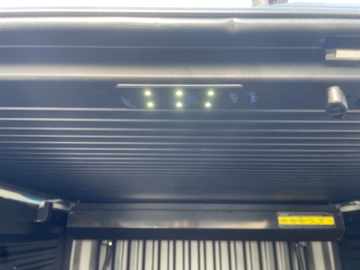 Rideau de Benne Top-Roll Manuel LINE4X4 Double Cab sur Xperts4x4 Accessoires 4x4 Off-Road