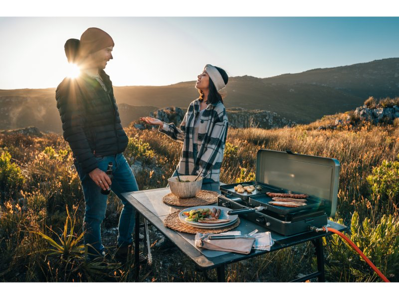 Réchaud portable à gaz 2 brûleurs avec Plancha Cadac 2 Cook 3 Pro sur Xperts4x4 Accessoires 4x4 Off-Road