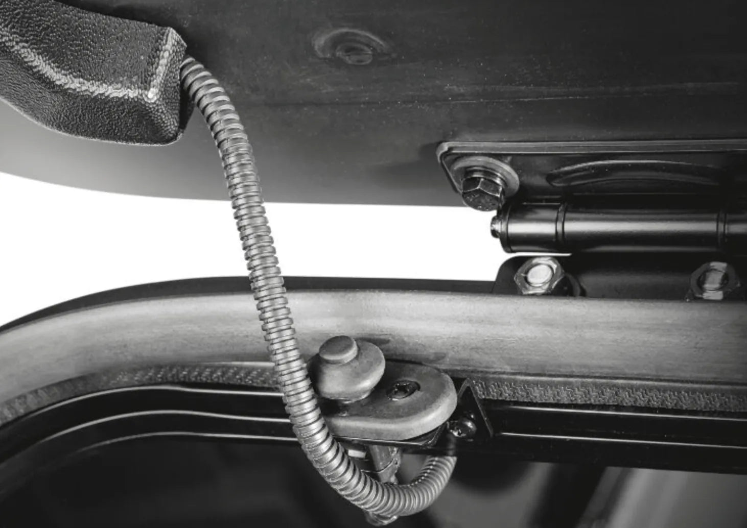 Hardtop Aeroklas Fenêtres Battantes | Isuzu D-Max 2025+ Space-Cab sur Xperts4x4 Accessoires 4x4 Off-Road