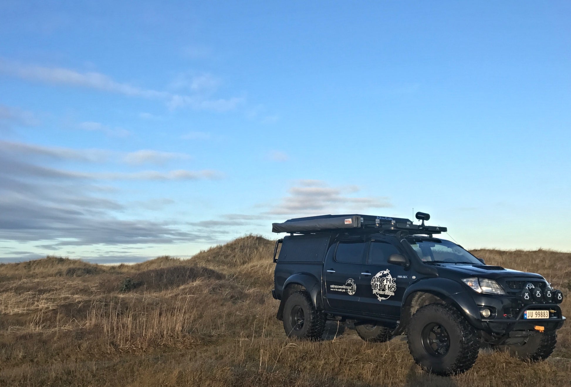 Hardtop Alu-Cab Adventure Toyota Hilux Revo 2016+ sur Xperts4x4 Accessoires 4x4 Off-Road