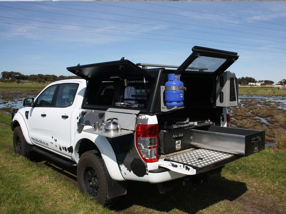 Hardtop Alu-Cab Adventure Toyota Hilux Vigo 2005-2015 sur Xperts4x4 Accessoires 4x4 Off-Road