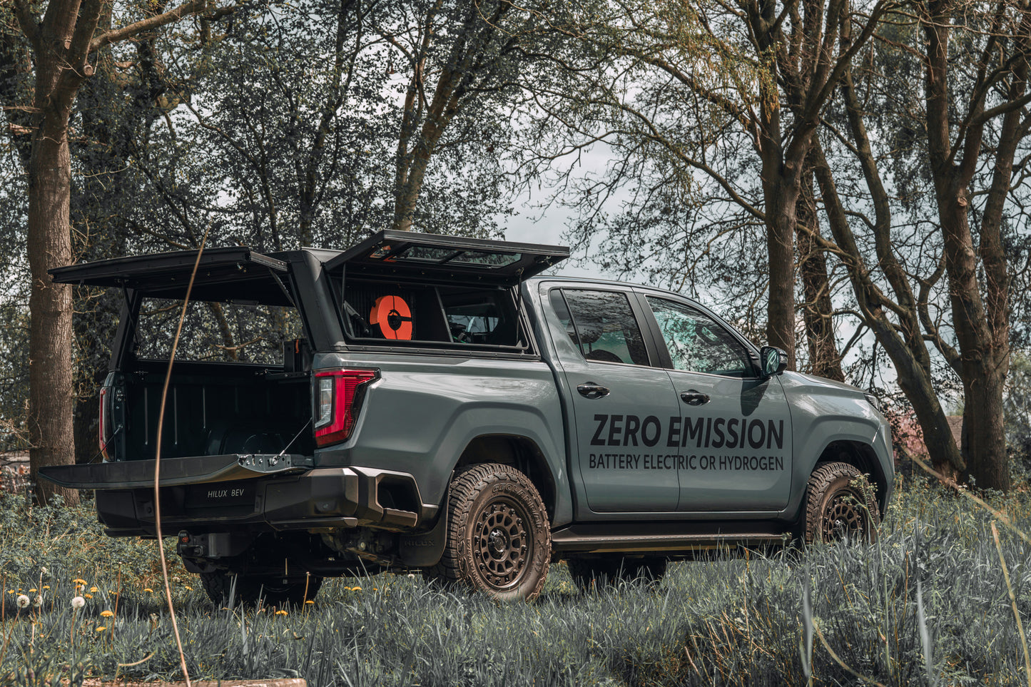 Hardtop Alu-Cab "Contour" Toyota Hilux 2026+ N90 - Double Cab sur Xperts4x4 Accessoires 4x4 Off-Road