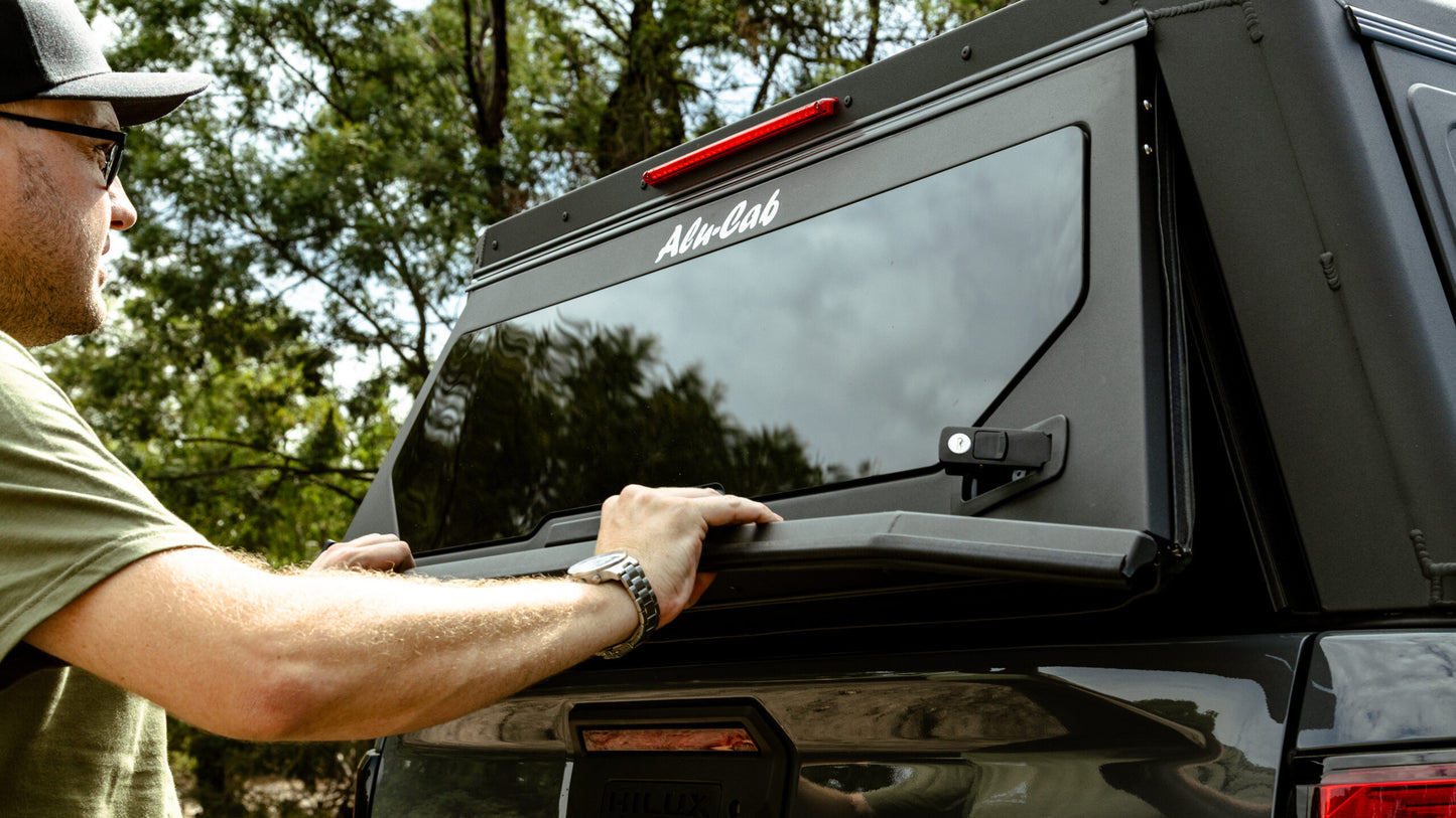 Hardtop Alu-Cab "Contour" Toyota Hilux 2026+ N90 - Double Cab sur Xperts4x4 Accessoires 4x4 Off-Road