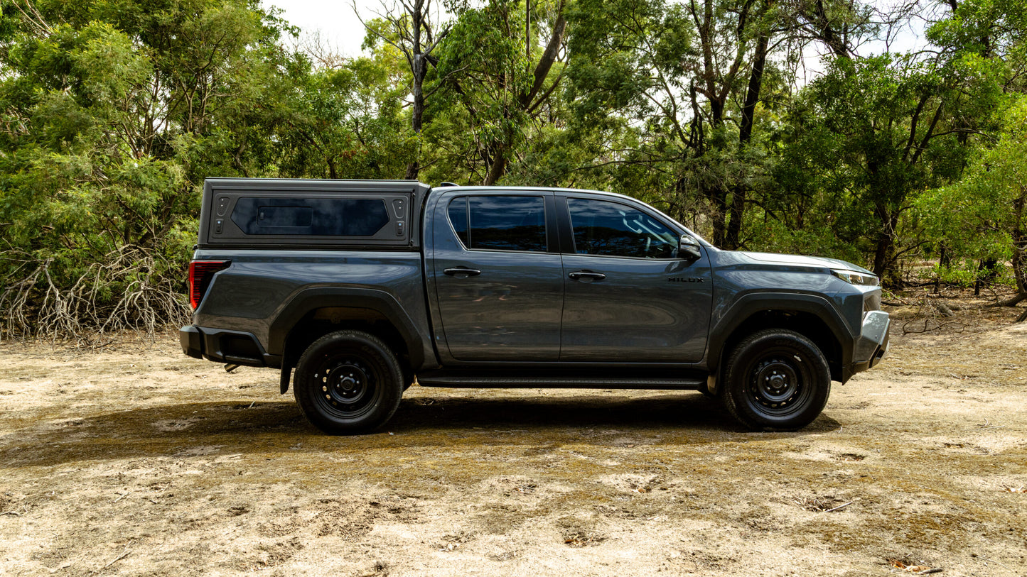 Hardtop Alu-Cab "Contour" Toyota Hilux 2026+ N90 - Double Cab sur Xperts4x4 Accessoires 4x4 Off-Road