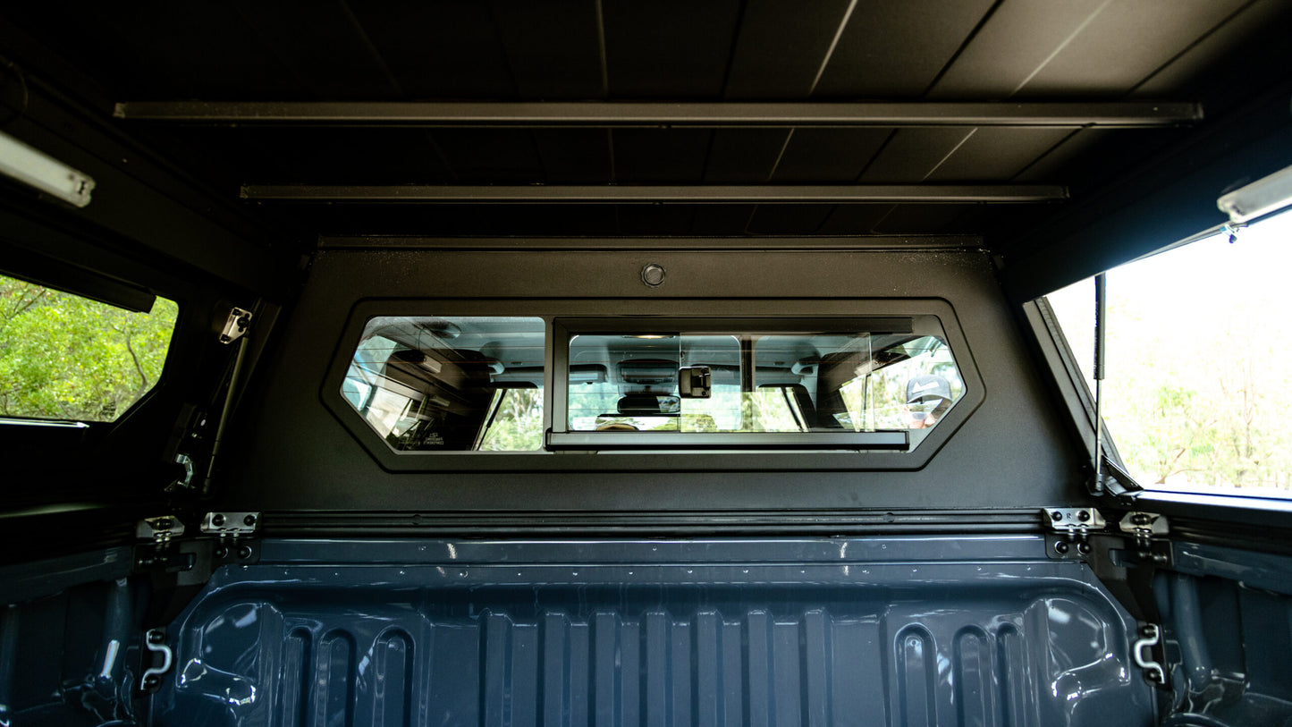 Hardtop Alu-Cab "Contour" Toyota Hilux 2026+ N90 - Double Cab sur Xperts4x4 Accessoires 4x4 Off-Road