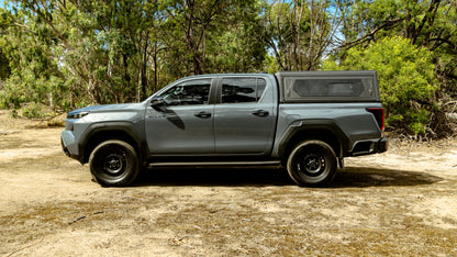 Hardtop Alu-Cab "Contour" Toyota Hilux 2026+ N90 - Double Cab sur Xperts4x4 Accessoires 4x4 Off-Road