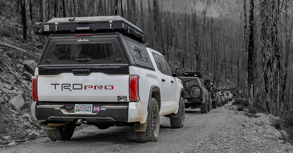 Hardtop Alu-Cab Contour Toyota Tundra 2022+ 5.5" CrewMax sur Xperts4x4 Accessoires 4x4 Off-Road